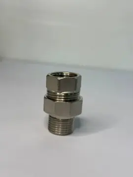 Соединитель с нак. гайкой прямой FM 1/2"